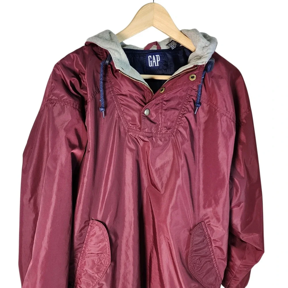 GAP Burgundy Nylon Hooded Anorak Pullover Jacket Size M Lightweight Windbreaker‎